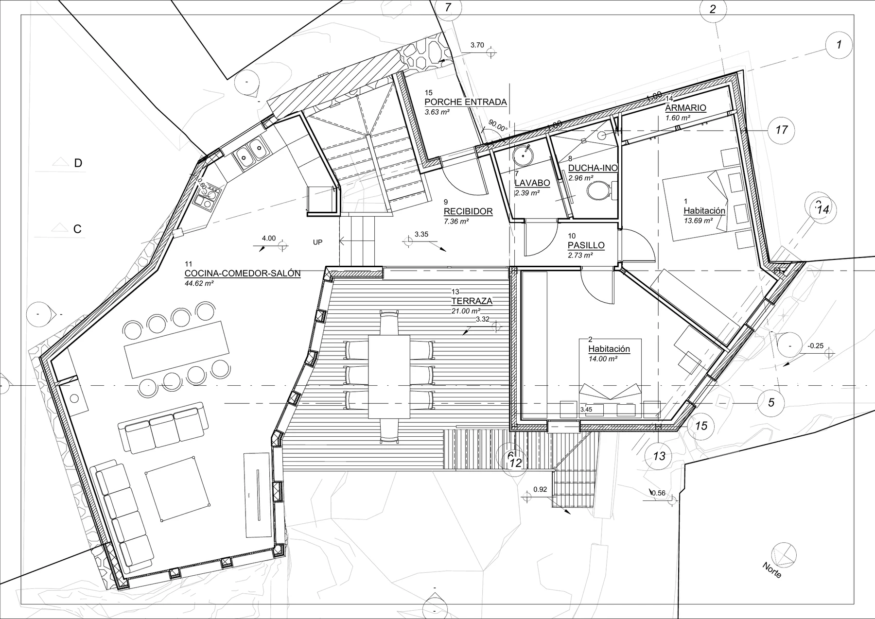 Planta de propuesta de vivienda rural, con dos habitaciones, terraza y espacio común adaptados a un perímetro irregular